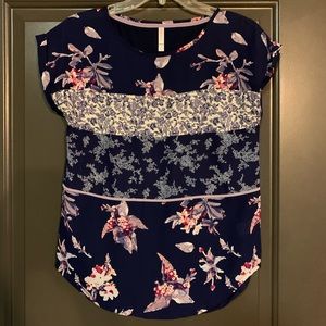Short Sleeve Flower Patterned Short Sleeve Shirt